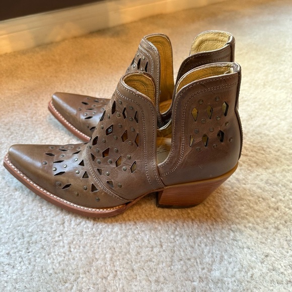 Ariat Studded Dixon Ankle Boots Ash Brown - Picture 3 of 5